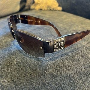 Chanel sunglasses 4117-B rimless rhinestone logo